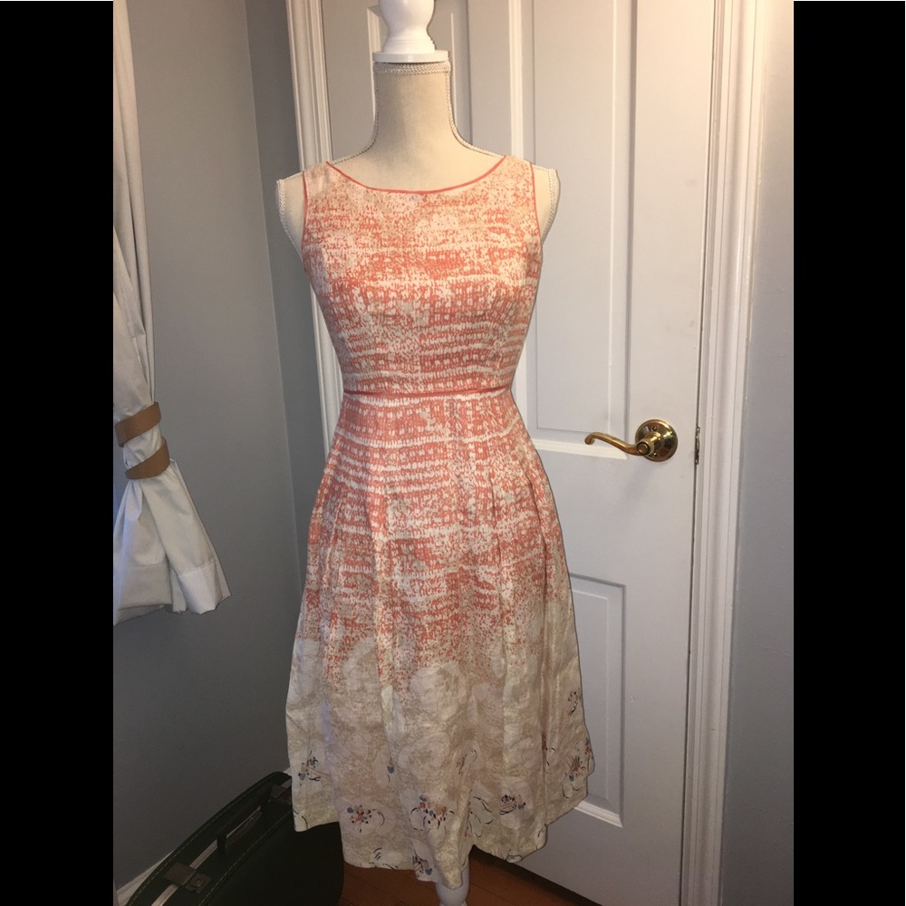 Elie Tahari perfect linen dress with belt